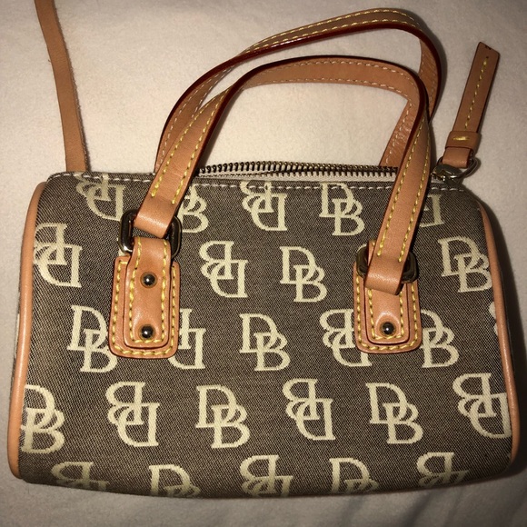 Dooney & Bourke Handbags - Dooney & Bourke wristlet